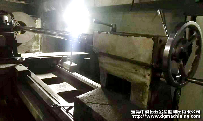 大型數(shù)控車(chē)床加工